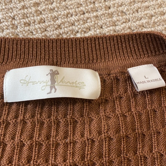 HARRY VARDOR 💯 WOOL CABLE KNIT SWEATER WITH BLACK FLORDALEE. NWOT - Picture 4 of 11